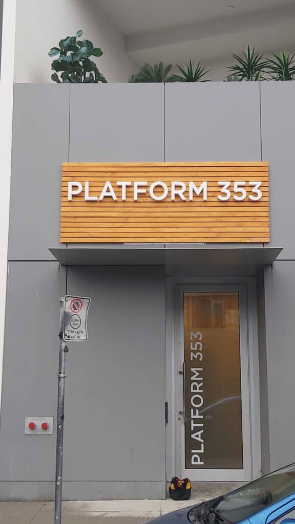 Exterior sign for platform 353